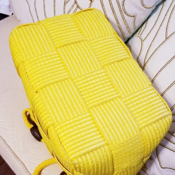 M & G Bertini Yellow woven long strips tote - Picture 3 of 7